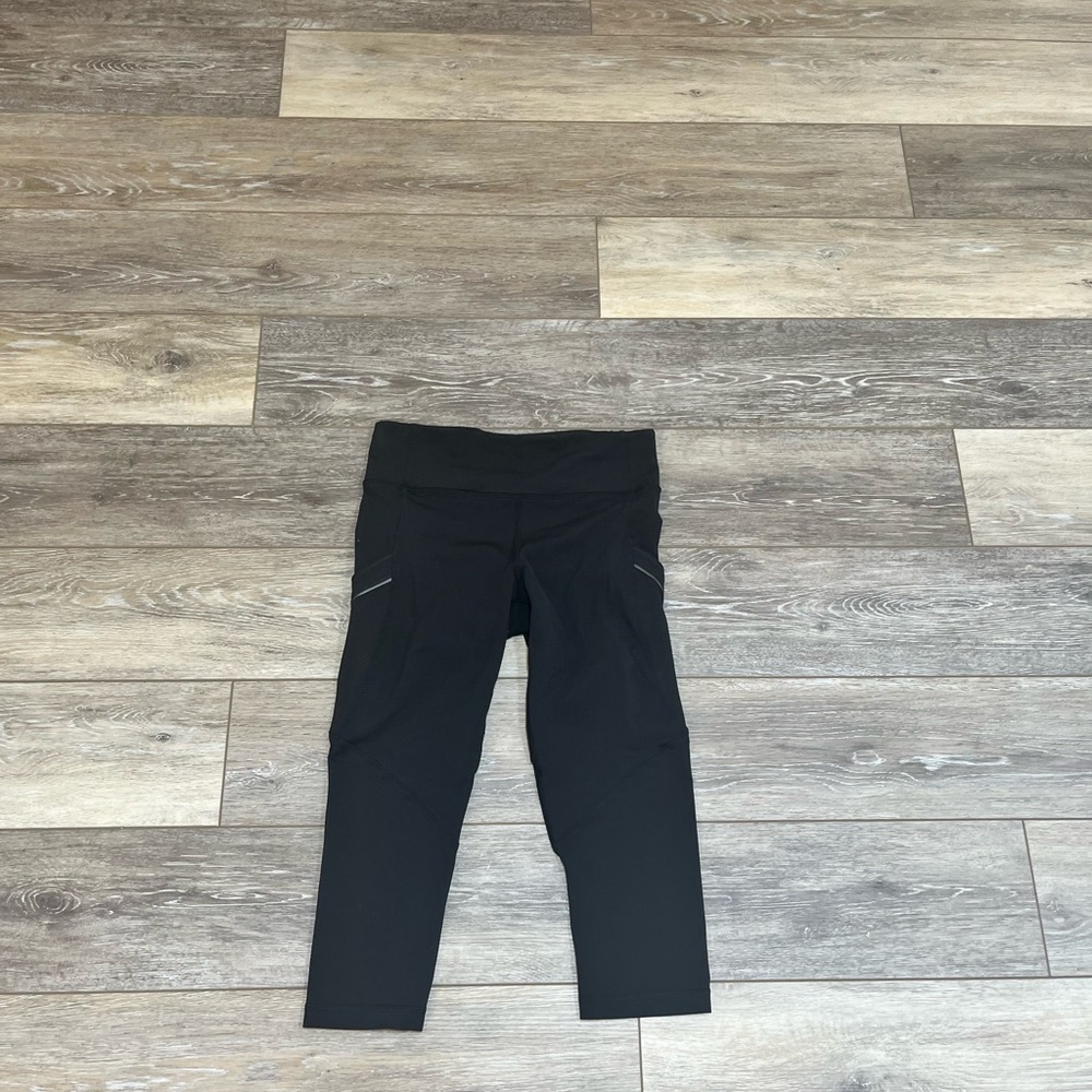 Lululemon Athletica Black Capri Sleek Stretchy Design
